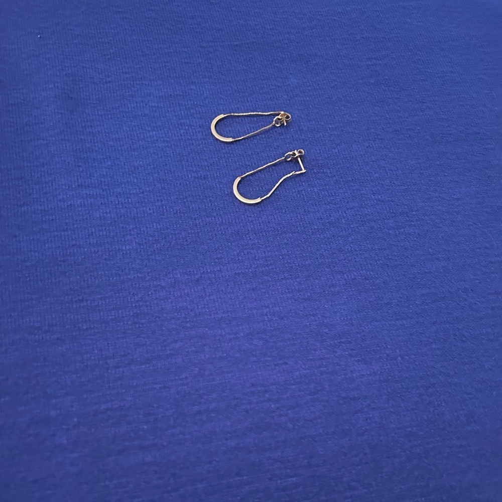Elegant 14kt gold earrings
